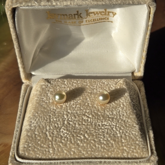 jaymark jewelry Jewelry - Vintage jaymark jewelry pearl earrings with gold studs